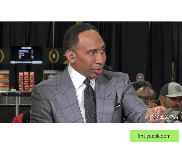 尼克斯场外风波升级 A史密斯与哈特公开对峙直言高层与自己关系密切